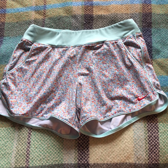 Nike Shorts - Picture 1 of 2